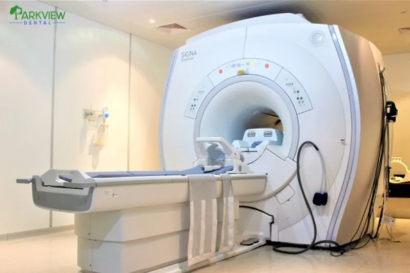 MRI (chụp cộng hưởng từ) là phương pháp chẩn đoán hình ảnh tiên tiến