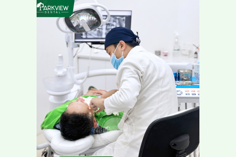 Quá trình bọc răng sứ tại Nha khoa Parkview do bác sĩ trên 10 năm kinh nghiệm thực hiện